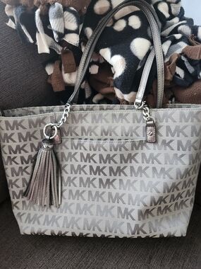 Michael Kors Signature MK Tote Bag in Taupe
